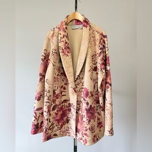 GRAVER Susan Graver Regular
Ivory Floral Print Faux Suede Blazer SIZE: 1X